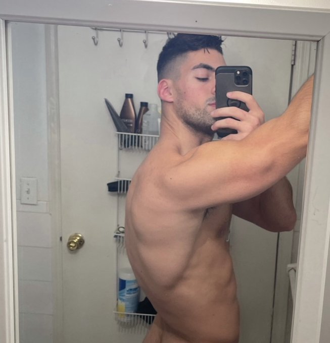 My only fans is free until friday ❤️🫶black friday promo only 72H❤️come join and chat with me 🔥 https://t