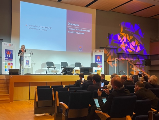 Arcep's tweet photo. #TRIP2022 #AVICCA « On ne peut pas vouloir fermer le réseau cuivre et arrêter les déploiements de la fibre en zone AMII ou zone très dense. Nous ne laisserons pas faire cela. » #TRIPAVICCA https://t.co/cGrVPG1JSF