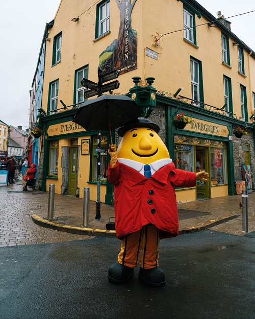 MrTaytoIreland's tweet photo. Caption this for your chance to WIN a box of Tayto, the flavour of your choice! 😉 Just in time for the Christmas celebrations 🥳 #competition #tayto #Mrtayto https://t.co/xGT2DqM5YQ