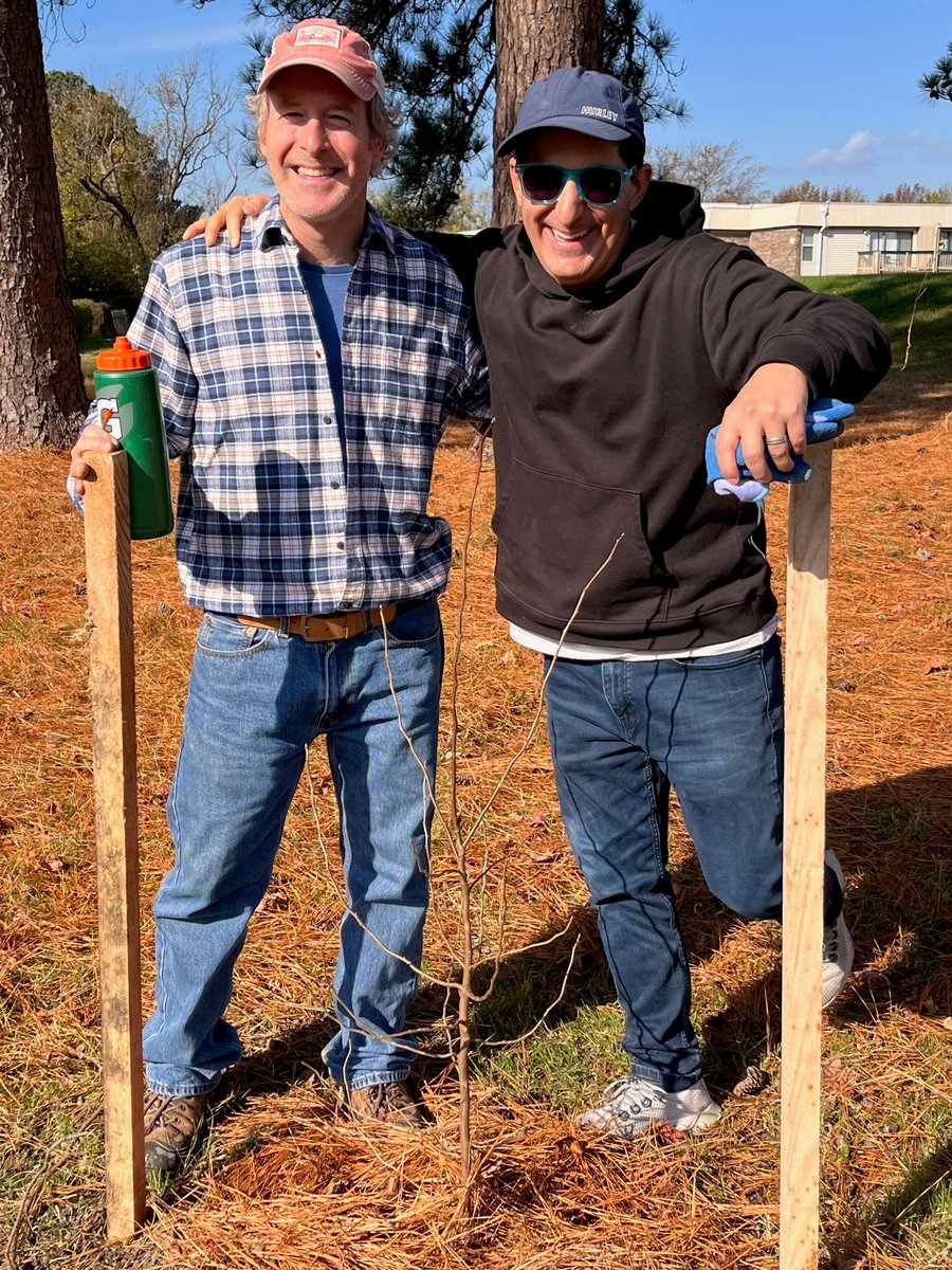 BrandFuel's tweet photo. Our Va Beach team helped Lynnhaven River NOW @lrnow, a grassroots environmental nonprofit, restore and protect the #VirginiaBeach waterways through a day of planting 292 trees! #ReciprocityRoad #BrandGood https://t.co/bnnzSueRAf