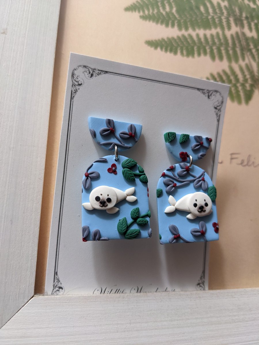 AriTheEcologist's tweet photo. Winter seal earrings I made. For sale on my Etsy! Tag your favorite marine mammal enthusiast.

https://t.co/Kq0ftsGrWy https://t.co/SoUyerVf8W