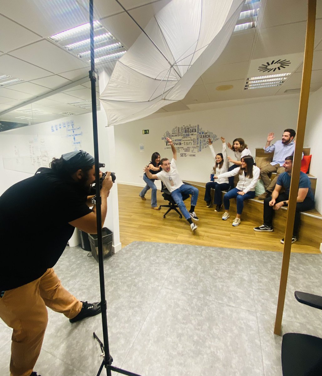 innovatsn's tweet photo. 📸🏆🤘 Hoy hemos tenido una sesión de fotos muy divertida y especial. Muy pronto os podremos enseñar el resultado‼️
#HackinSAS @SASEspana https://t.co/HwOCdr1wYT