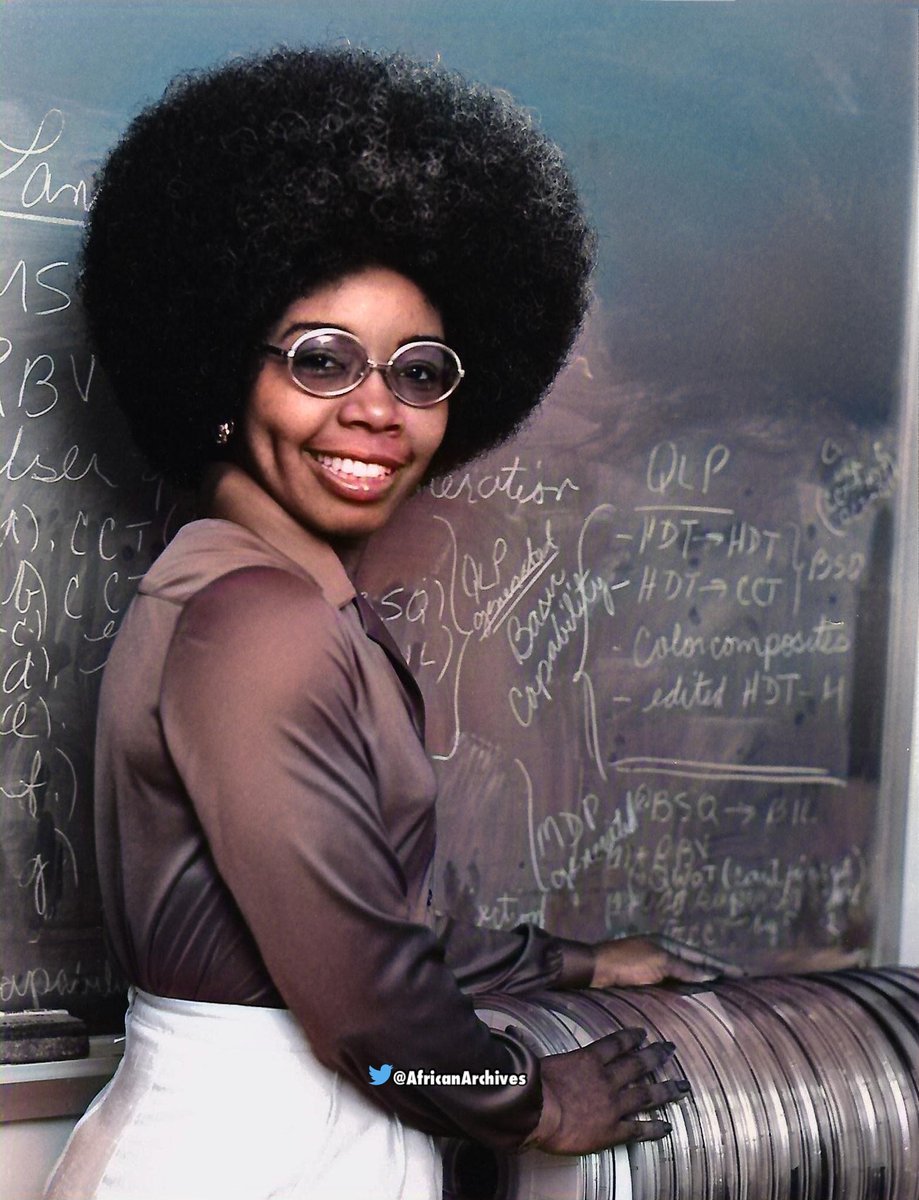 AfricanArchives's tweet photo. Valerie Thomas, NASA physicist &amp; inventor of 3D movies.

In 1977 she began to develop the illusion transmitter, the 1st mechanism that allowed images to be viewed in 3D using concave mirrors &amp; rays of light. https://t.co/VEpOu4njkG