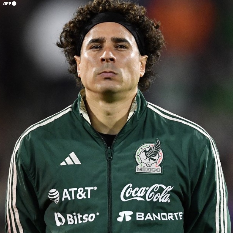 InvictosSomos's tweet photo. Que los malagradecidos se pongan de rodillas y se disculpen ante el MEJOR PORTERO MEXICANO DE TODOS LOS TIEMPOS. https://t.co/briQFDgPRq