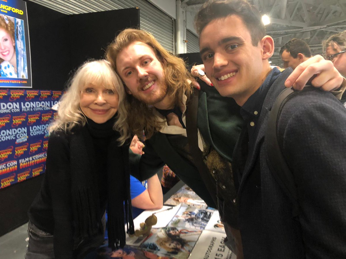 UoBDocSoc's tweet photo. Doc soc commitee of new and old came together this weekend for lfcc and what a blast we had! #jodiewhittaker #DoctorWho #LFCCWinter https://t.co/2R1hWYoJOp