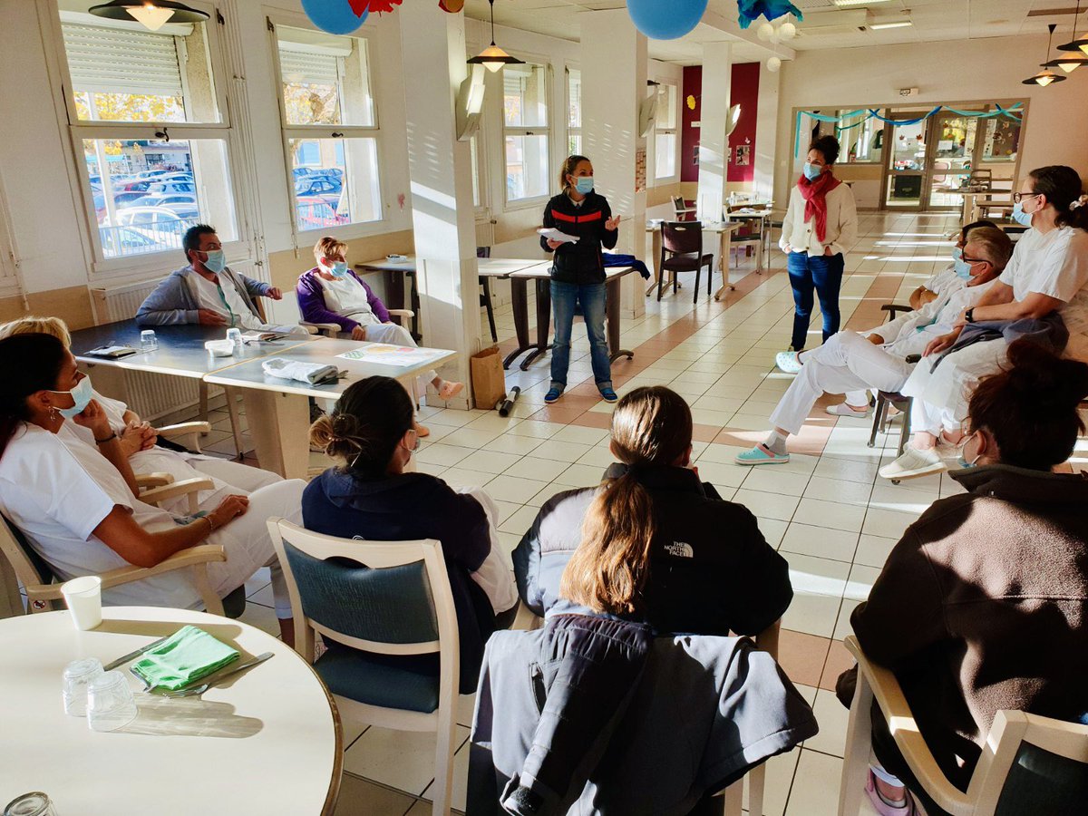 En cette #SERD2022 nouvelle avancée de notre politique de réduction des déchets ♻️

C’est au tour de nos 2 EHPAD de composter le reste des déchets alimentaires 👵🏼

Merci à la com com Sisteronnais Buëch pour son accompagnement et à nos équipes pour leur mobilisation 🙏🏼