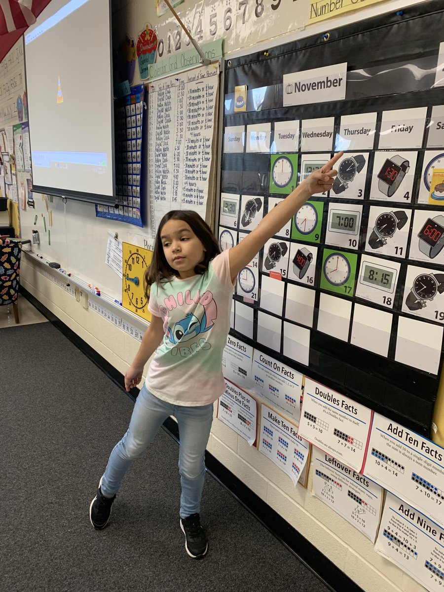 Monicapshots's tweet photo. Our Number Corner Teacher! ⁦@warrenschools⁩ #LincolnPrideWCS https://t.co/TwVl4xX0aZ