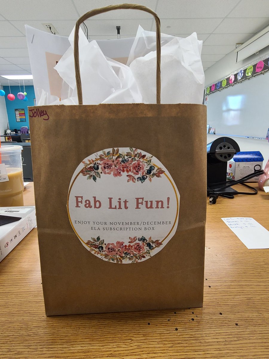 ajolley421's tweet photo. Can't wait to try out this month's "Fab Lit Fun" subscription from our amazing Literacy Coach @Mrs_PetroYIS #ReadingStrategy #ThisIsYIS #StudentEngagement https://t.co/NyHC3x47Vc