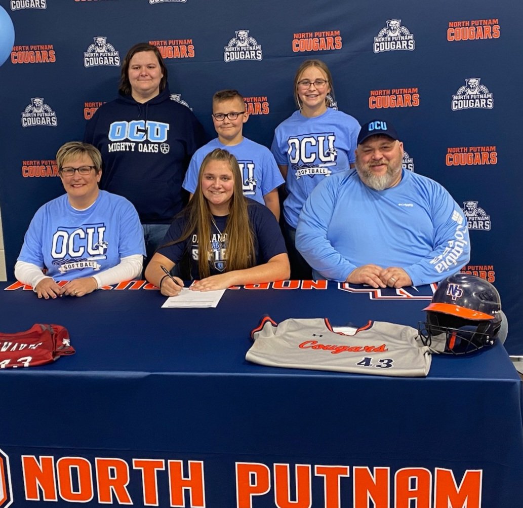 NPHSSOFTBALL_'s tweet photo. 2nd Cougar signing in less than a week.  Catcher Emma Williams signs with Oakland City University.   Way to go Emma. https://t.co/uYpyd0m0u2