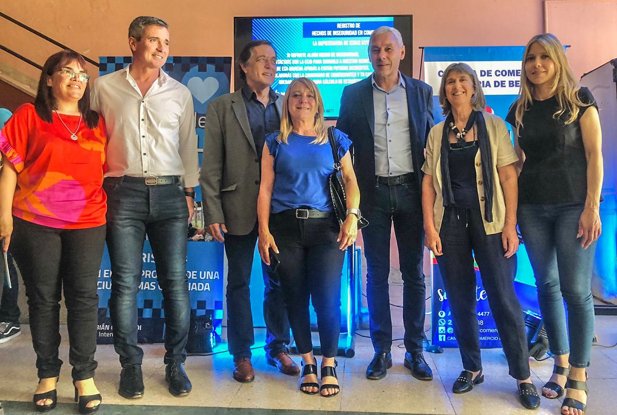 Berisso: se presentó el proyecto de desarrollo y gestión de Centros Comerciales Abiertos que acompañan <a href="/redcame/">CAME</a> y <a href="/FebaOk/">➡️ Federación Económica Buenos Aires</a>. Expusieron <a href="/fabiancagliardi/">Fabián Cagliardi</a> (intendente); Alejandro Pérez Orbanich (presidente CCIB); <a href="/OAntonione/">Oscar Antonione</a> y <a href="/LarosaNora/">Nora Larosa</a> (ambos del PROCOM)
👇
cutt.ly/berisso_cca