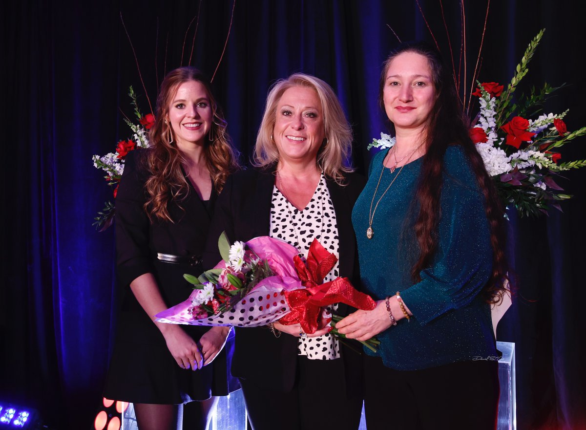 Trois femmes #entrepreneures exceptionnelles du #NouveauBrunswick ont chacune reçu une bourse de 50 000 $  grâce à la générosité de Mme Hermante Ayotte. Félicitations Cyndie Lanteigne, propriétaire de Lanteigne Sports #entrepreneuriatféminin 
Crédit photo <a href="/DanielStLouis/">Daniel St Louis</a> (2 de 3)