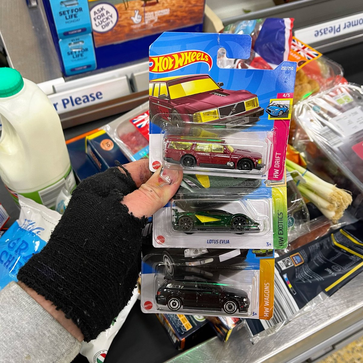 Popbangcolour tweet media