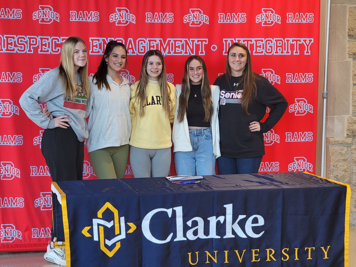 Jenna Lewis signs with Clarke to play VB a whole year ahead of schedule!  Way to go Jenna!