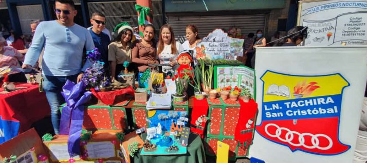 CDCETachira's tweet photo. 3 mil hallacas se compartieron en Parrandón Navideño de la Zona Educativa Táchira 💫

Actividad apoyada por el Gobernador @FreddyBernal
💛🖤

Lee los detalles a continuación 👇
https://t.co/ku3yep7pdT

@NicolasMaduro 
@MPPEDUCACION 
@Berzabethg1 
@KaremDeBernal 
@CnaeTachira https://t.co/qqohyMtdC5