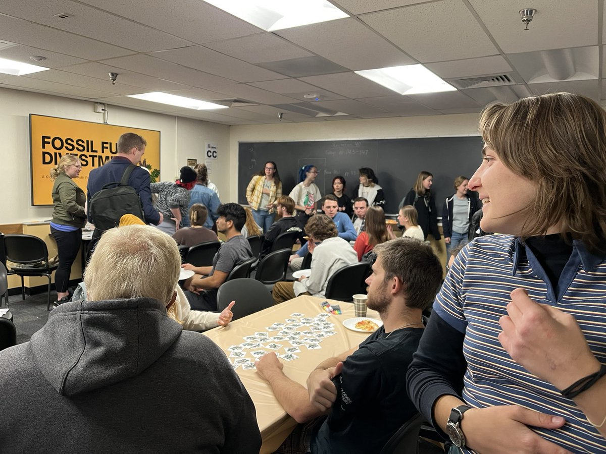 FossilFreeCU22's tweet photo. #throwback to an empowering fossil free kickoff event! Have a great #thanksgiving and stay tuned for future events! 
#divest #FossilFuel #cuboulder https://t.co/g73phBtoFj