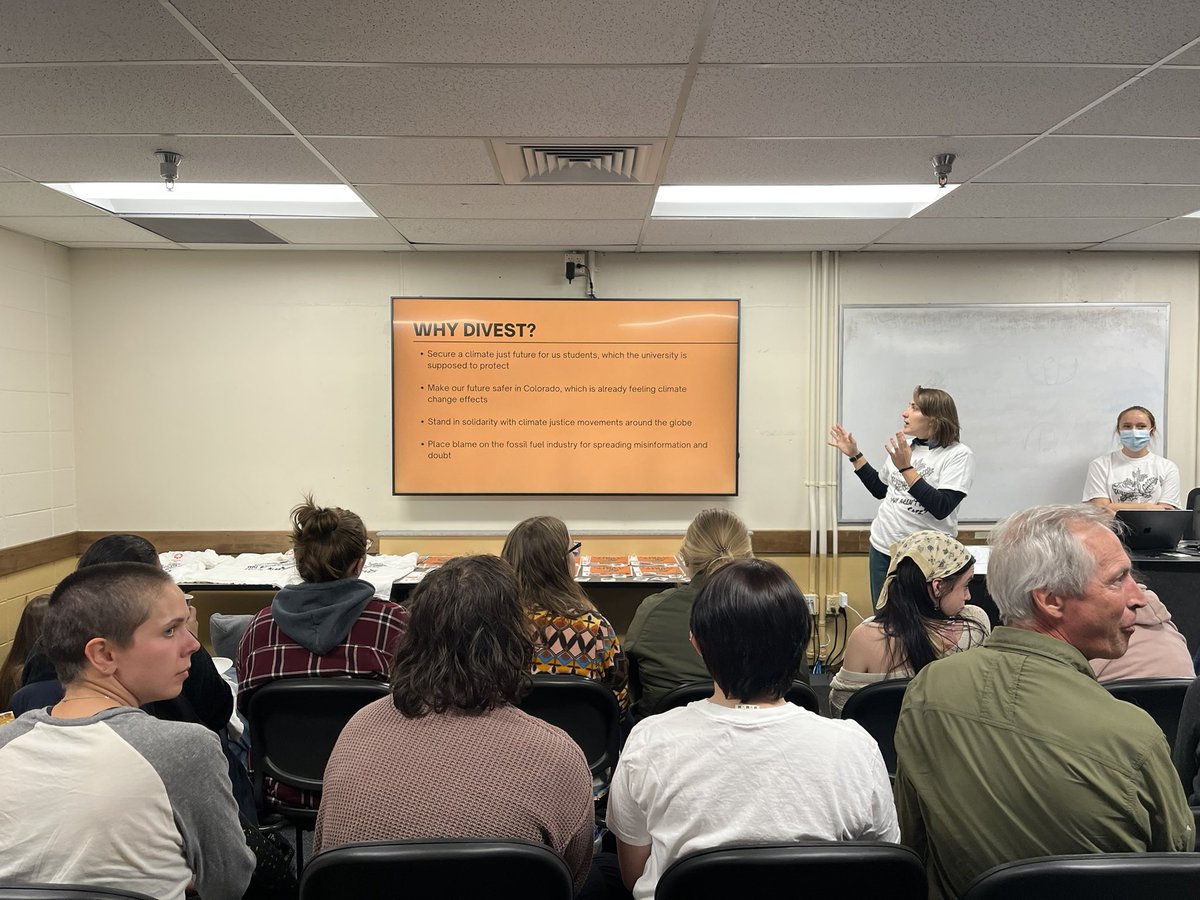 FossilFreeCU22's tweet photo. #throwback to an empowering fossil free kickoff event! Have a great #thanksgiving and stay tuned for future events! 
#divest #FossilFuel #cuboulder https://t.co/g73phBtoFj