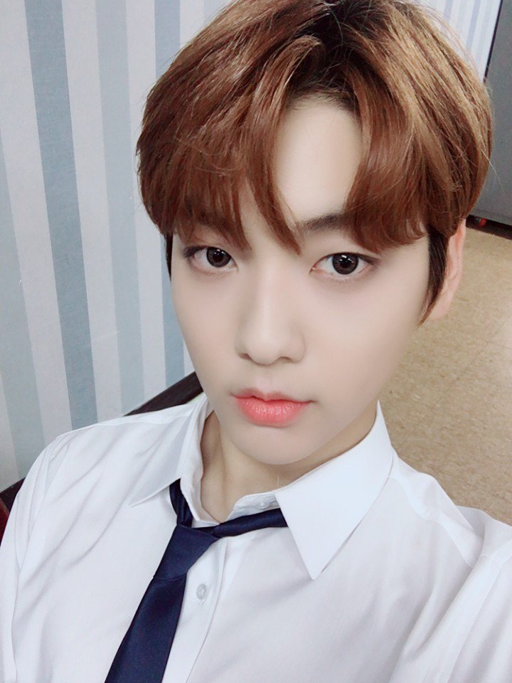 beuverse's tweet photo. ⋆｡˚ 𝑏𝖾𝖾𝗉 𝑏𝖾𝖾𝗉 … it's 𝐁𝕃U𝐄 𖦹 𝕊♡U𝐋𝕊 ☁️ ׅ۬ 𝅄 #ℍideki'𝚜 𝚗ew 𝚞pdate !

Me escapé un ratito al #Ʈıαrα·𖦁·𝚍ebut, ready to say #打开一𝕯𝐎𝐎𝐑 a la pwincesita más hermosa porque no pensaba perderme el #𝟸𝟸𝟷𝟷·𓉱·𝑓𝑒𝑠𝑡𝑖𝑣𝑎𝑙. Te amito mucho, bomnita. ♡ https://t.co/d0iqZNvBR5