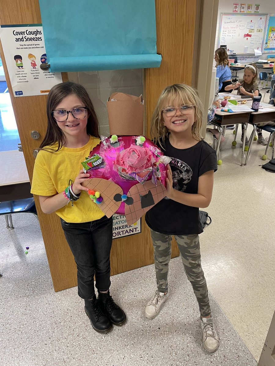 MissGoldbergCB's tweet photo. You’ve heard of balloons over Broadway. Now get ready for balloons over @CBBridgeValley! Happy Thanksgiving everyone! #stem https://t.co/9s3fHIbvqQ