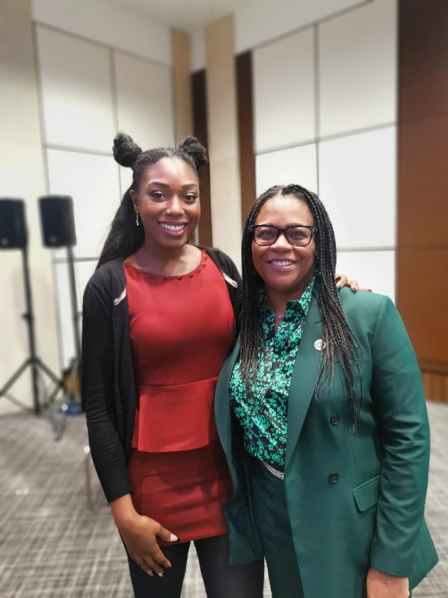 Fab day at the London WRES Expert Graduation 🎓 thanks @JanineLaRosa <a href="/ppvernon/">Patrick Vernon</a> <a href="/AntonEmmanuel2/">Anton Emmanuel</a> @chezzy319 I'm proud to be a part of the programme 😊 together we continue challenging race equality in the NHS! 
Excited to put some of this work into practice <a href="/WestHertsNHS/">West Herts Teaching Hospitals NHS Trust</a> in 2023 🎉