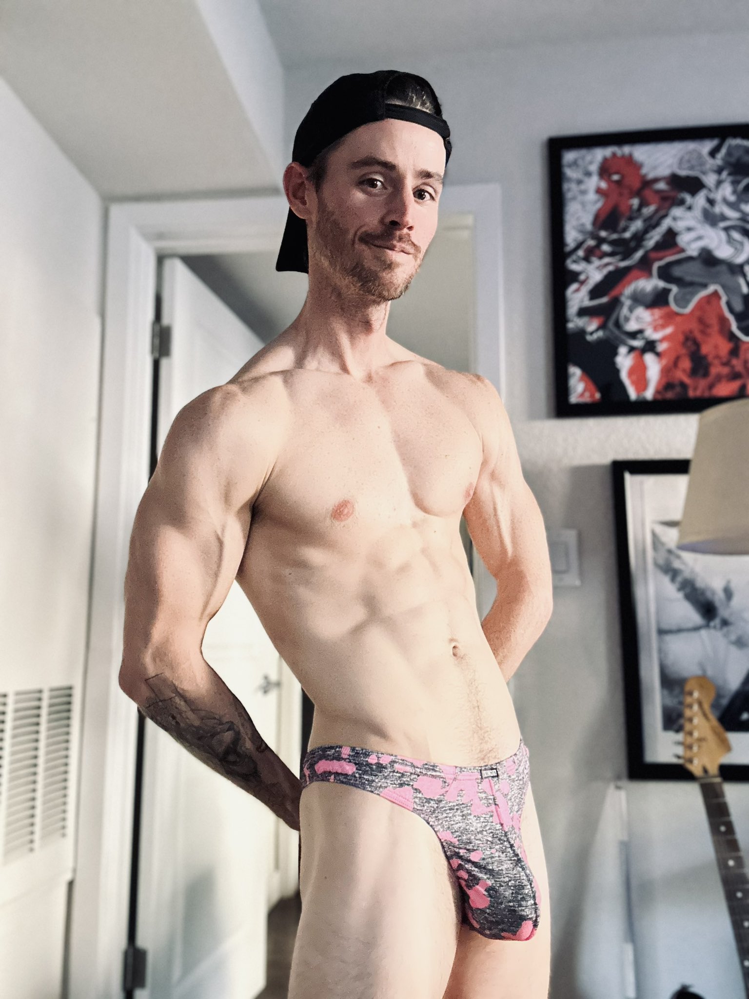 Dan Benson on Twitter: "Serious question. Would you date me? 😅 https://t.co/aUZjhwoi0z" / Twitter