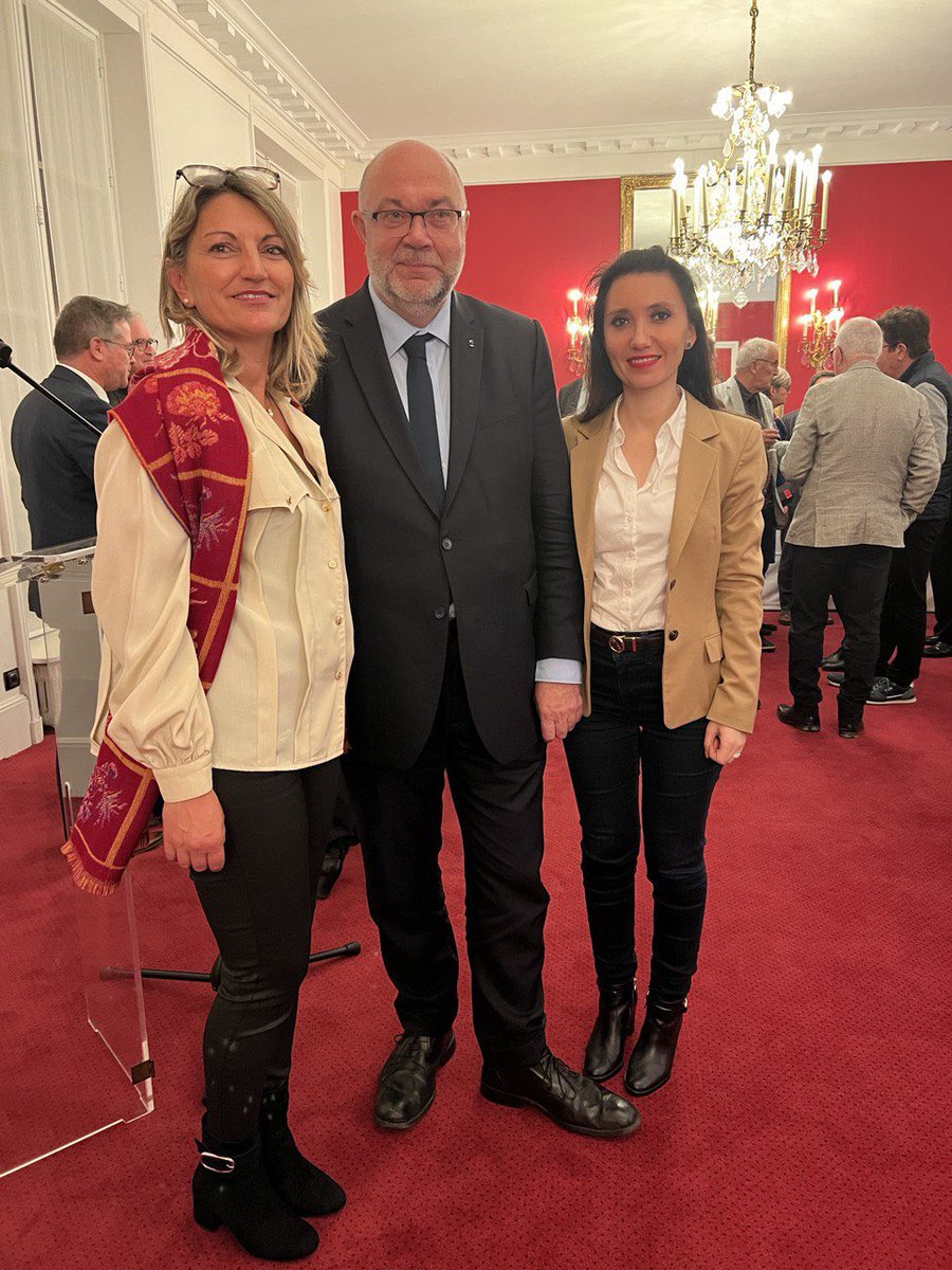 STEPHANE TRAVERT Avec Vous (@sttravert) on Twitter photo #congresdesmaires Soirée conviviale des élus <a href="/RepEnsemble/">La République Ensemble</a> La Force d’un réseau en soutien au #Président <a href="/EmmanuelMacron/">Emmanuel Macron</a> Au coeur de nos priorités, le soutien aux #CollTerr 🇫🇷 #congresdesmaires Soirée conviviale des élus <a href="/RepEnsemble/">La République Ensemble</a> La Force d’un réseau en soutien au #Président <a href="/EmmanuelMacron/">Emmanuel Macron</a> Au coeur de nos priorités, le soutien aux #CollTerr 🇫🇷