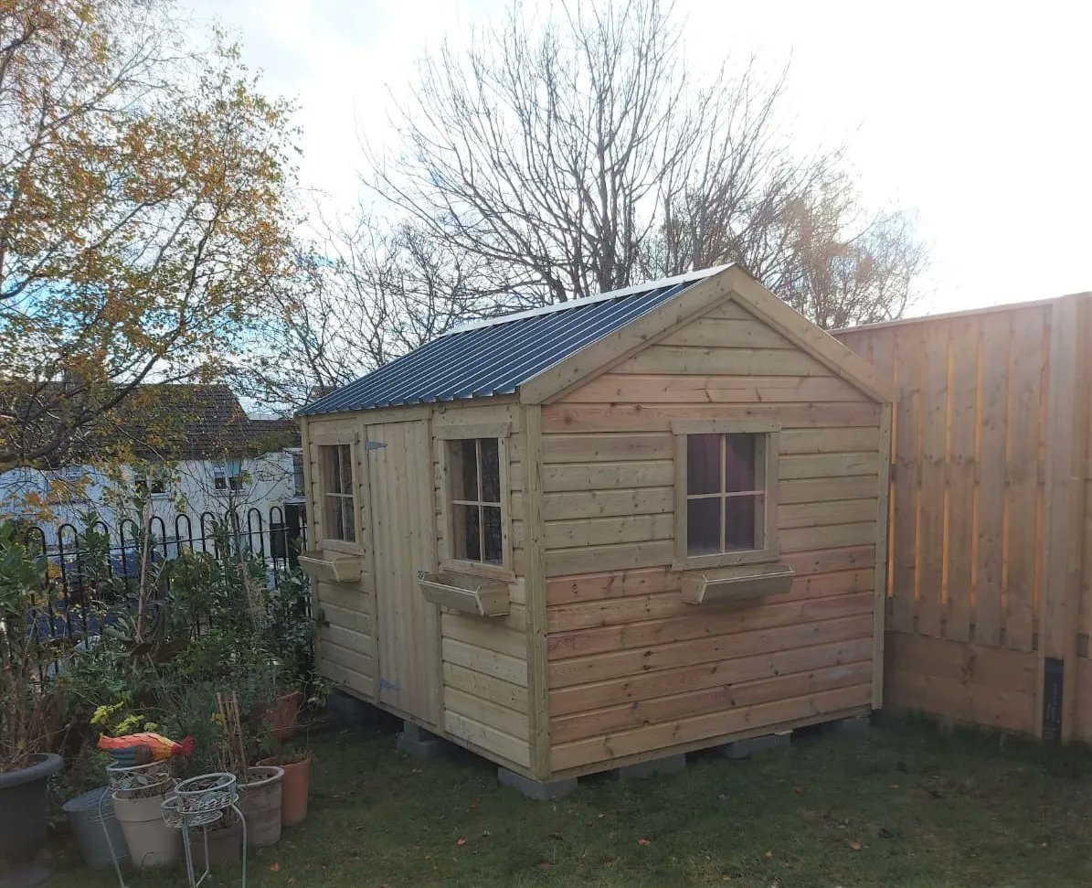MCD_HomeGarden's tweet photo. How about this 10x8 cottage 😍! This customer has cleverly added an extra window where the sun hits her garden for extra light in the shed and added a window box for under each window which will look fantastic when filled. We just love seeing our customers ideas come to life. https://t.co/hci2LKuhYg