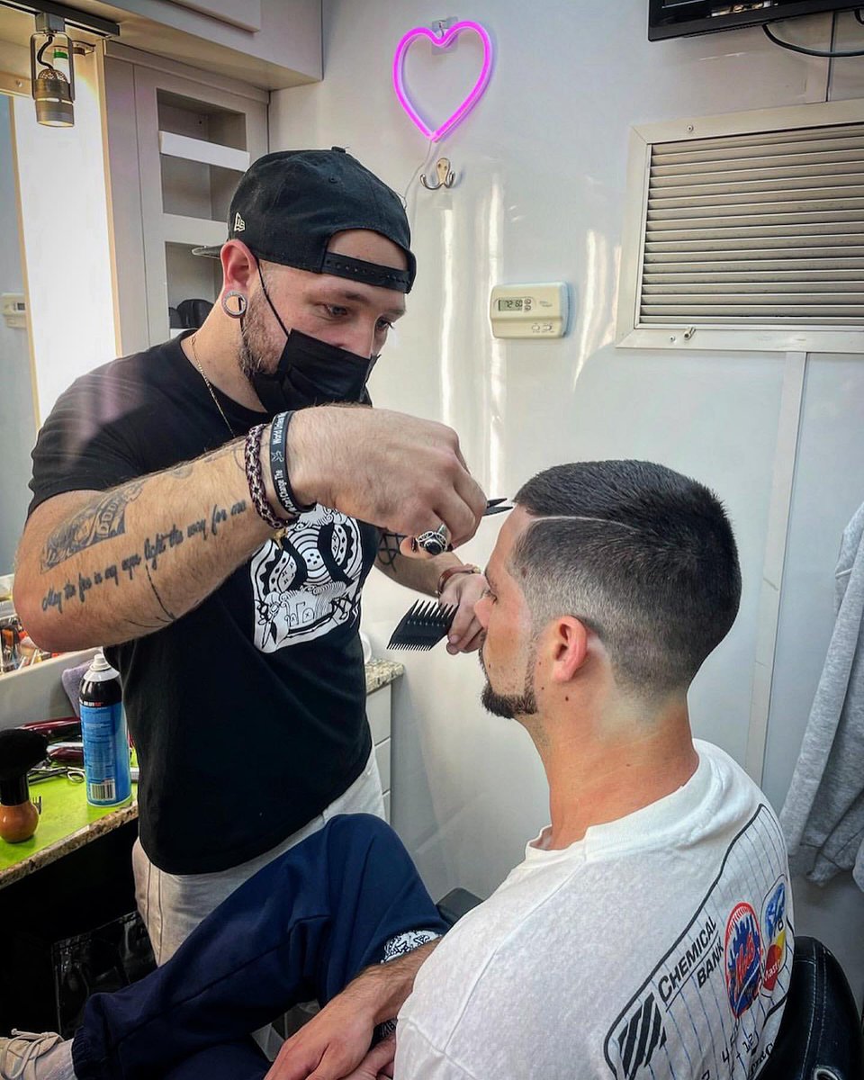 DylanOBrienSp's tweet image. 📸 Nuevas fotos de Dylan en el rodaje de su nueva película Ponyboi 🥰 El rodaje al parecer ya terminó hace unos días