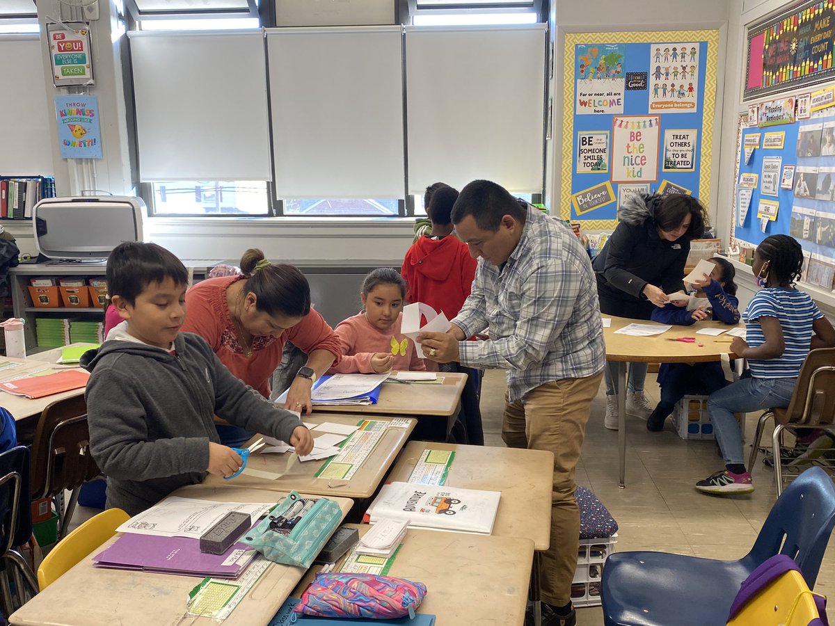 CSMrsSeaman1's tweet photo. Thank you to all who attended American Education Week -We had a blast!
#TeamWheeler@VS13UFSD@RPeetsButcher https://t.co/XvjW657z18