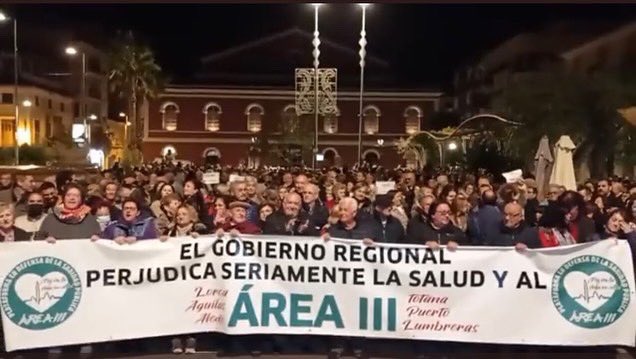 DiegoJMateos's tweet photo. 🏥 Primera movilización de la ciudadanía de Lorca ante el grave deterioro de nuestra sanidad ocasionado con agravio por los recortes del Gobierno Regional.

Hace años que en Lorca y su área se está jugando con la vida de las personas ante este deterioro de nuestra sanidad. https://t.co/DN9Dn9VH12