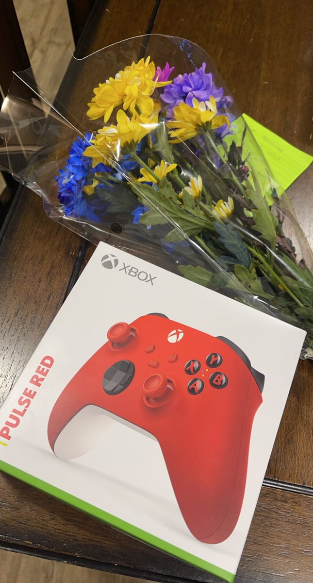 I saw this tiktok about men saying they wouldn’t mind being surprised with flowers ect. So I surprised my man with a new Xbox controller and some flowers last night 💐🎮
