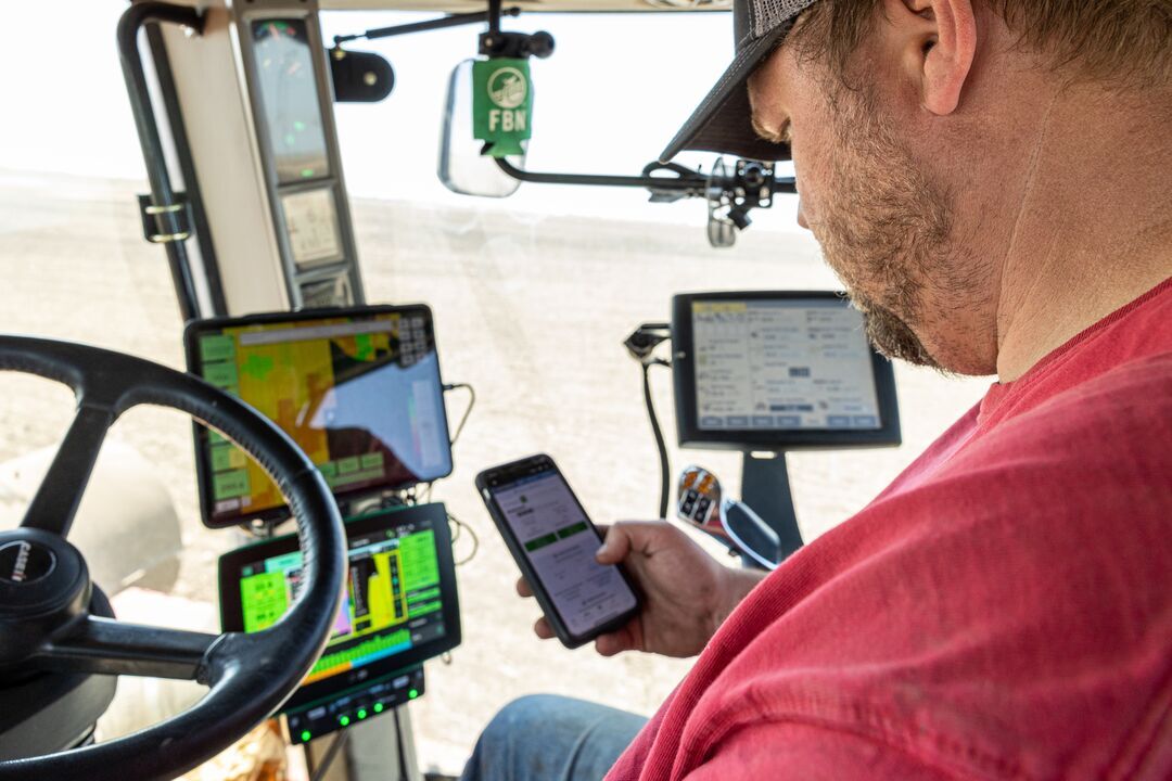 FBNFarmers's tweet photo. #CyberNov22 Ends TODAY! Time is running out on one of the best times of the year to save on farm inputs. From crop protection to seed to animal health, head to https://t.co/WEHTW56XaS to save today. #CyberDeals22 #FBNCyber22 #SaveWithFBN https://t.co/SKlUlGufco