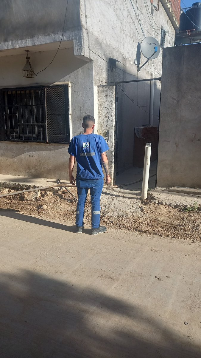 Marcelo32658357's tweet photo. #EQUIPOUGIS =DGGIS HOY Y COMO TODOS LOS DIAS ABASTECIENDO AGUA 💧POTABLE CON CAMIONES CISTERNA A MANZANA 🍎17 18 20 21 22 23 24 26 8 3 14 11 13 28 30 25 27 16 2 15 BARRIO 20 @Salas_Gabriel @mrgospedini @MariaMigliore @BillubiMario https://t.co/Hp4DQxR1dj