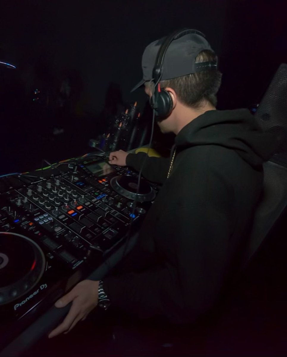 insertsoundphx's tweet photo. Dubstep is lowkey goated in situations where bass music is the vibe https://t.co/ZLS8jLRcwb