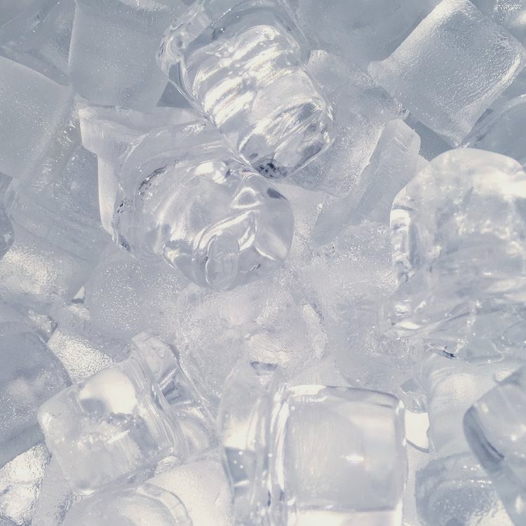 ohgeezerocal's tweet photo. edtwt you better be hydrated cause there are GERMS out here that will take you right out and i cannot convince you to eat. so here’s 🧊💧🌊 water 🌊💧🧊 being pretty https://t.co/BoYxHvetXR