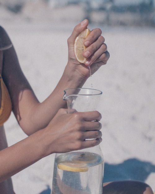 ohgeezerocal's tweet photo. edtwt you better be hydrated cause there are GERMS out here that will take you right out and i cannot convince you to eat. so here’s 🧊💧🌊 water 🌊💧🧊 being pretty https://t.co/BoYxHvetXR