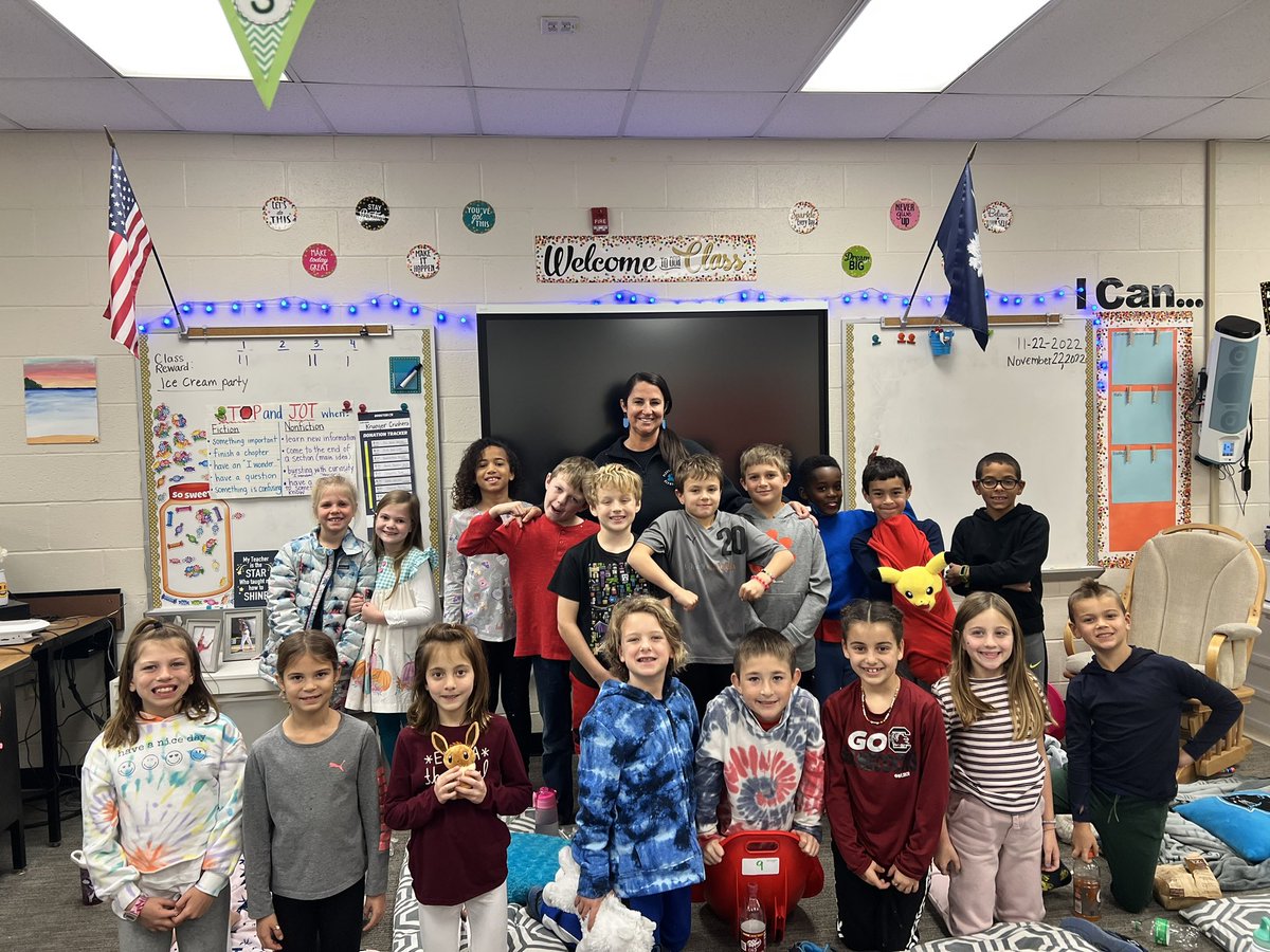Congratulations to Tabitha Krueger! Mrs. Krueger has been nominated as an FSI Office Teacher of the Week! Voting will open later this week! Stay tuned.