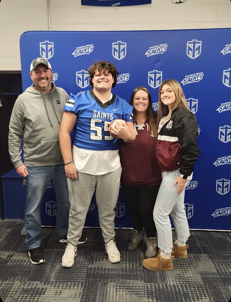 Jacob Langston (@jacoblangstonv) on Twitter photo Blessed to receive an offer to Thomas More University(D2)!!π΅β«οΈβͺοΈ<a href="/CoachNorwell/">Chris Norwell</a> @Coach_SmithTMU <a href="/CoachMicahFaler/">Micah Faler</a> <a href="/coach_groh/">George Groh</a> <a href="/LebanonAthDept/">Lebanon Athletics</a> Blessed to receive an offer to Thomas More University(D2)!!π΅β«οΈβͺοΈ<a href="/CoachNorwell/">Chris Norwell</a> @Coach_SmithTMU <a href="/CoachMicahFaler/">Micah Faler</a> <a href="/coach_groh/">George Groh</a> <a href="/LebanonAthDept/">Lebanon Athletics</a>
