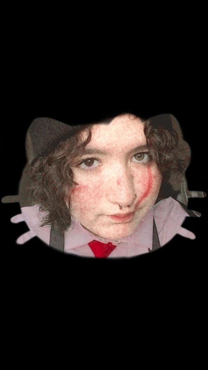 aidenlovesbigQ's tweet photo. aquí mi aportación para el #patitotwtselfieday con un cosplay de Big Q que hice hace unas semanas🃏♠️ https://t.co/uILAaEZtlb