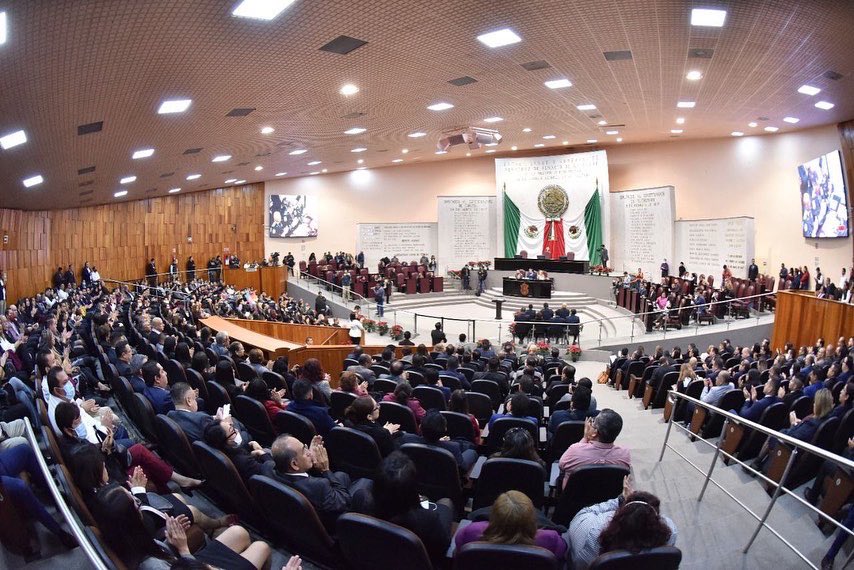 _IsabelRomeroC's tweet photo. Felicito al capitán de navío Cuauhtémoc Zúñiga Bonilla, por su comparecencia ante integrantes del Congreso del Estado como titular de la Secretaría de Seguridad Pública del Estado de Veracruz. https://t.co/ibFE8M7yeV