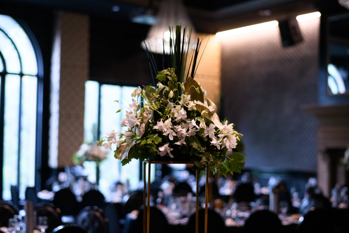 Freshmark_NSW's tweet photo. Thank you to The Flower Growers Group of NSW and the growers who provided the fabulous floral arrangements for our Sydney Markets Foundation Charity Gala Dinner held last Saturday. @BagalaBros @ATMFlowers @EaglesGreenery @LandALeoncino @TandGFlowers, @AliwayEnt @DumontRoseGardens https://t.co/kSgYcMZA7T