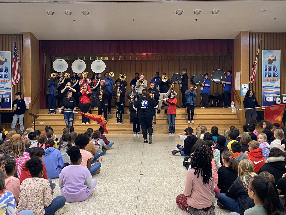 cdavis21BCPS's tweet photo. Such a fun day at @SandyPlainsES!  Thank you to the @PatapscoHSCFA marching band and Great Expectations for performing for our students.  @RodriguezHobbs https://t.co/jAKTXhkU1S