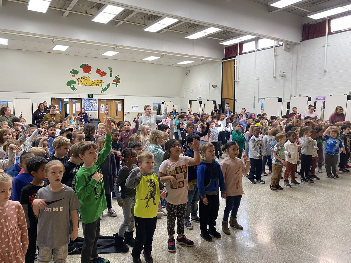cdavis21BCPS's tweet photo. Such a fun day at @SandyPlainsES!  Thank you to the @PatapscoHSCFA marching band and Great Expectations for performing for our students.  @RodriguezHobbs https://t.co/jAKTXhkU1S