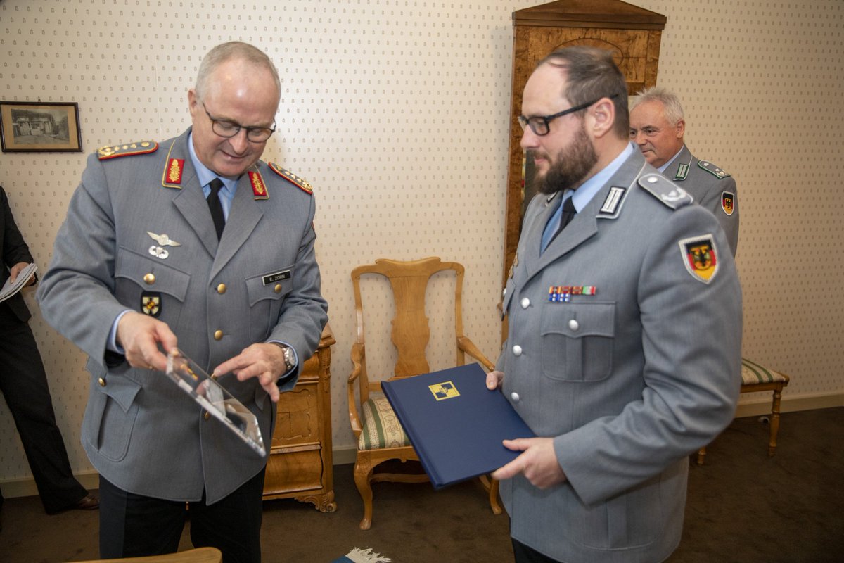 General Eberhard Zorn on Twitter