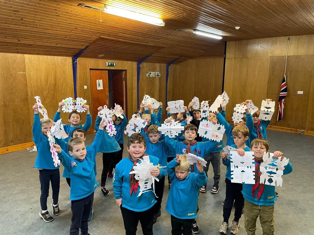 KilmacolmScouts's tweet photo. Christmas is coming, the Beavers have starting making their decorations https://t.co/3mfoddKjv7