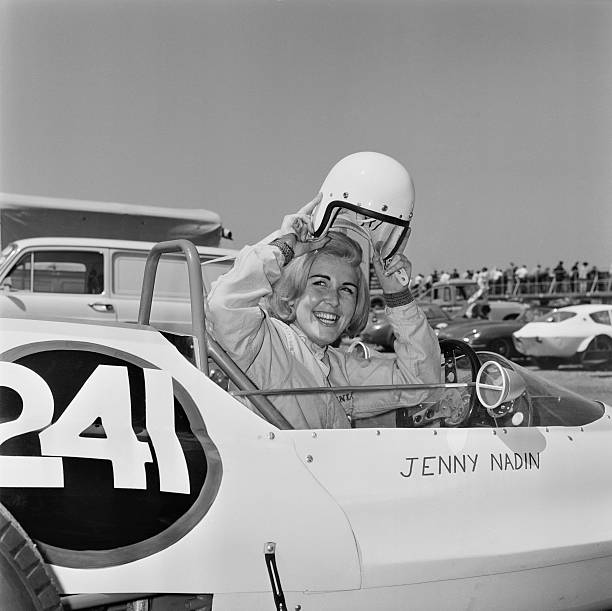 RT @NetoDemetriou: Jenny Nadin, Silverstone, 1967. Photo: Victor Blackman. https://t.co/P9xEVlpnKa
