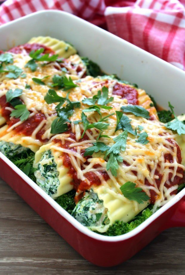 Seafood Manicotti with Shrimp is one of my favorite traditional dishes, and how can it not be? #RecipeOfTheDay themccallumsshamrockpatch.com/2017/11/08/sea…