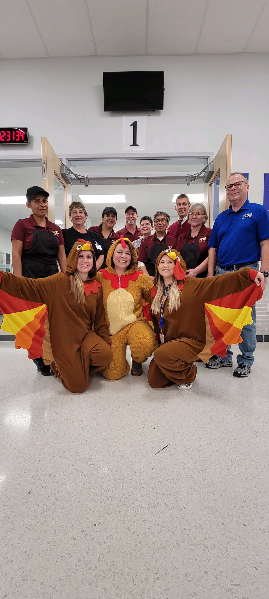 Waverley Elementary School on Twitter "Full crew serving Thanksgiving