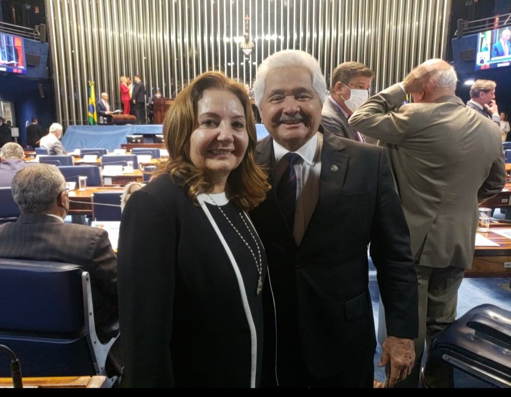 elmanoferrer's tweet photo. Ficamos muito felizes com a aprovação, no Senado, do nome da piauiense Liana Chaib para o cargo de ministra do Tribunal Superior do Trabalho (TST). Sua aprovação ocorreu após sabatina na Comissão de Constituição e Justiça e votação no Plenário da Casa. https://t.co/aXOCTfxdhW