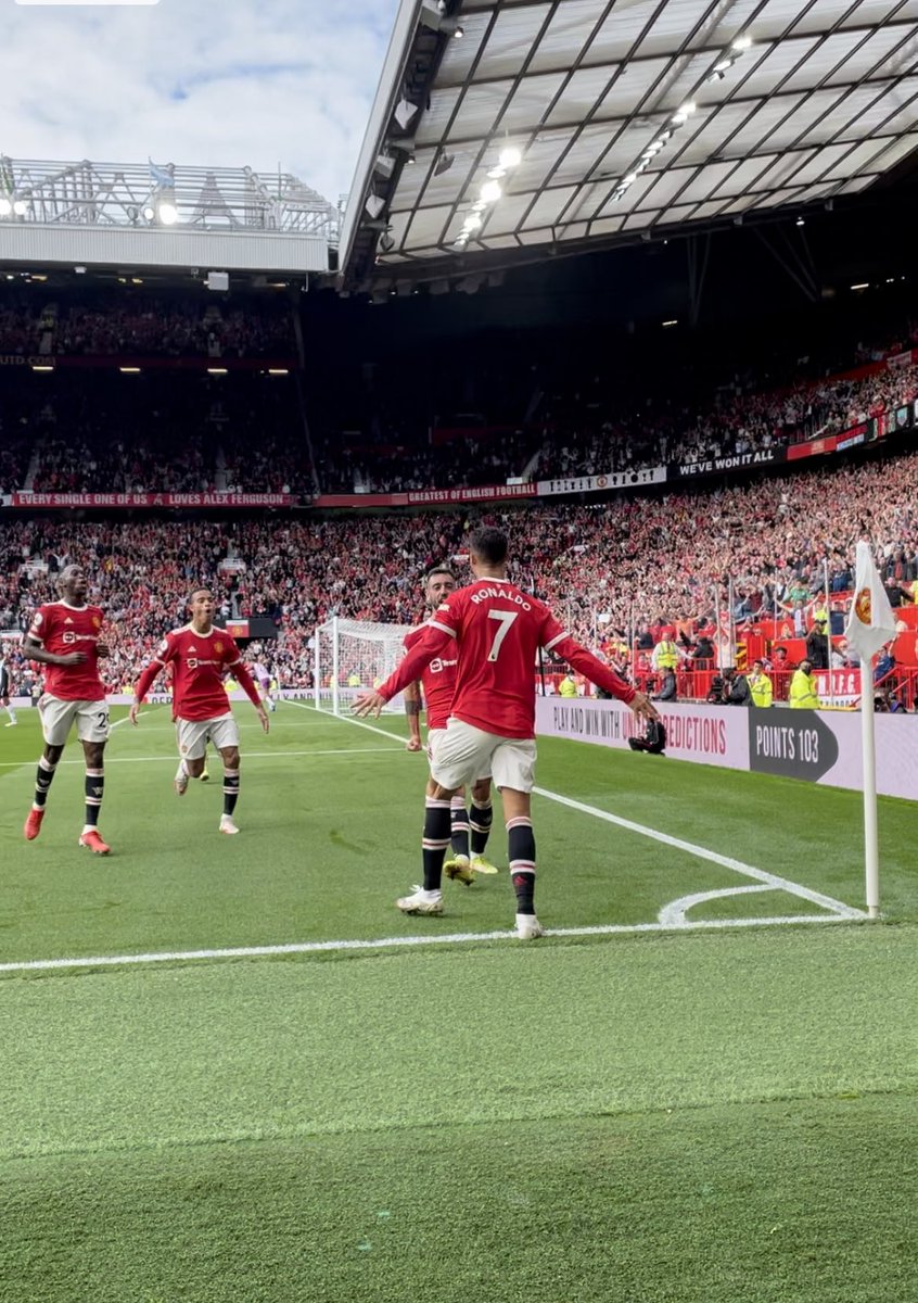 Zeeshanszn's tweet photo. You are the greatest there ever is. I was mesmerised in ‘03 as I watched the greatest talent ever put on the United shirt. You then became the best player in the world in 08’ and have been since. 

That individual performance last season was an all timer. 

Thank you Ronaldo 🇵🇹 https://t.co/cWrN1b54K7