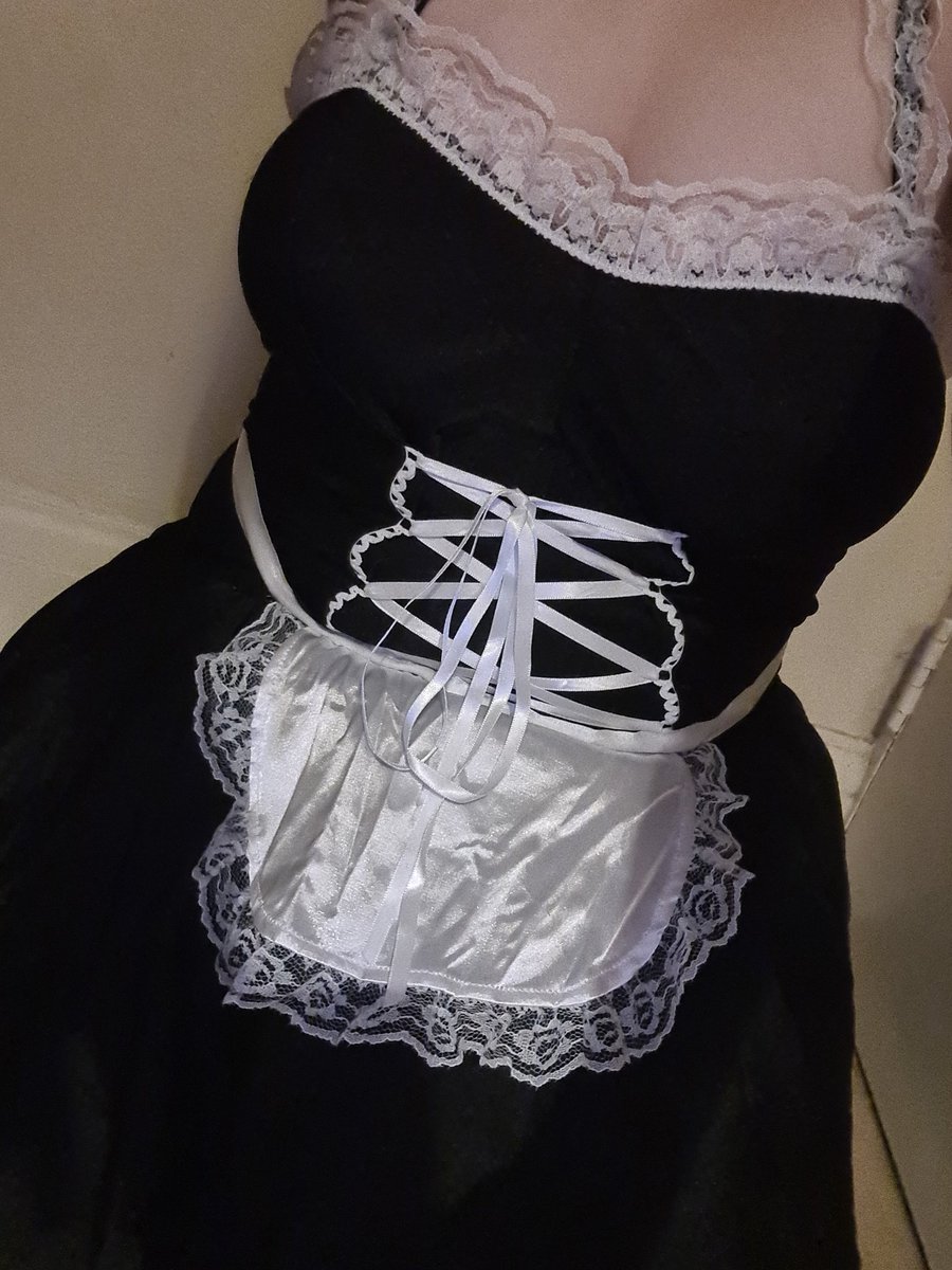 TPC1212's tweet photo. Hehehe ready to serve you 😏❤️

#nsfw #nsfwtwt #maid #servingmaid #bdsm #daddyslittlewhore #slave #slut #whore #obediencetraining #goodgirl https://t.co/rJr3tLiaFg